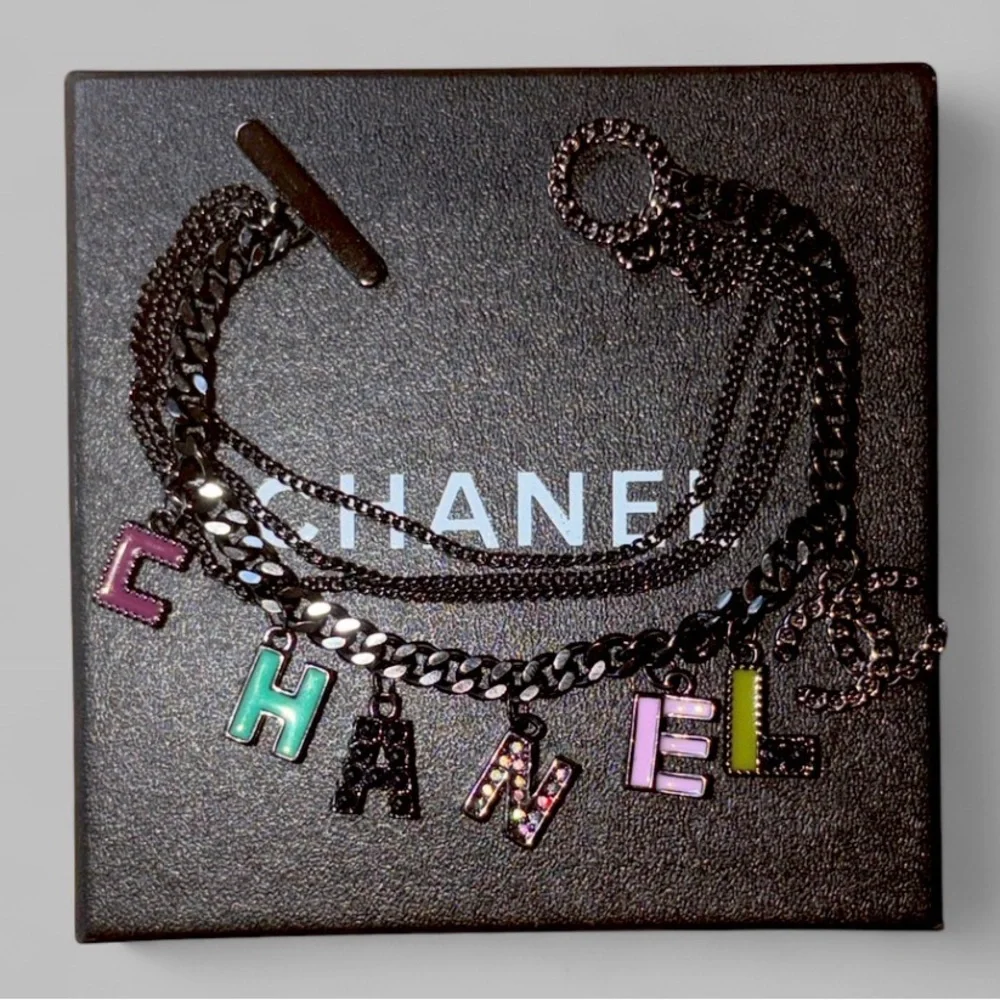 🖤 CC ⛓️ C H A N E L 🪩 Charm (Multi🍬 Chain/Color)Bracelet 💜💟